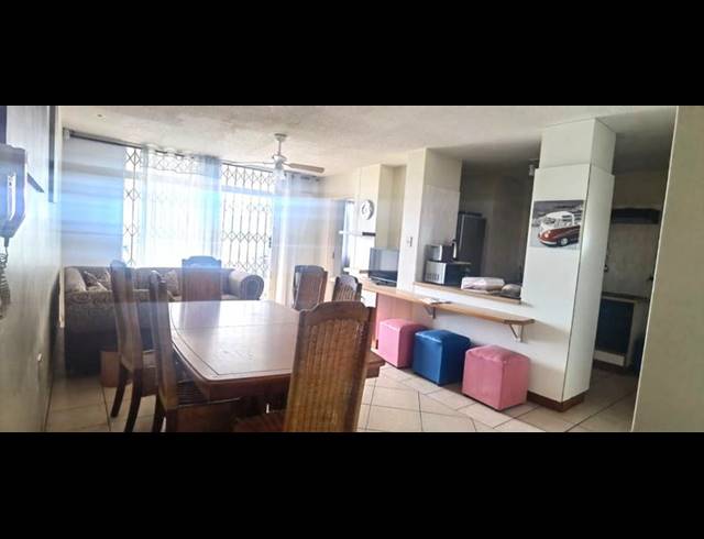 3 BEDROOM APARTMENT FOR SALE IN MARGATE BEACH